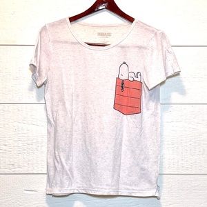 “Peanuts” Snoopy T-shirt